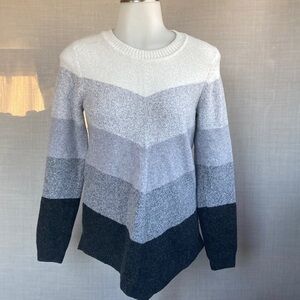 Small white gray and black APT 9 warm sweater casual classic wide stripes